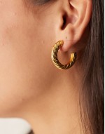 Z gold plated twist chunky vintage hoops in gold