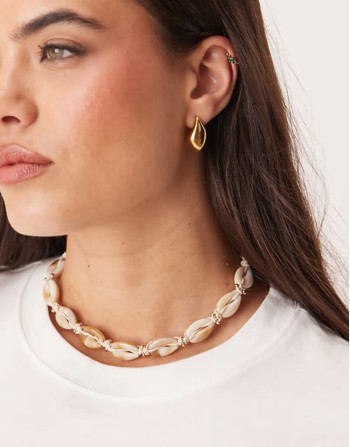 Curve choker necklace with faux shell design in neutral