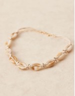 Curve choker necklace with faux shell design in neutral