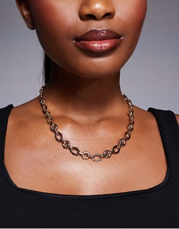 olibeth chunky chain necklace in gold