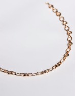 olibeth chunky chain necklace in gold