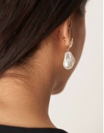 hammered and pearl drop earrings in gold