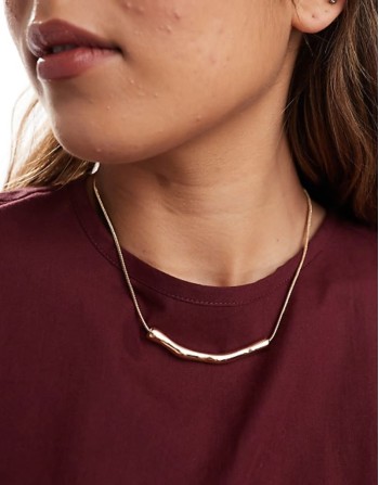 necklace with molten pendant in gold tone