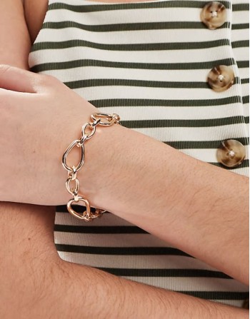 bracelet with oval chain detail in gold tone